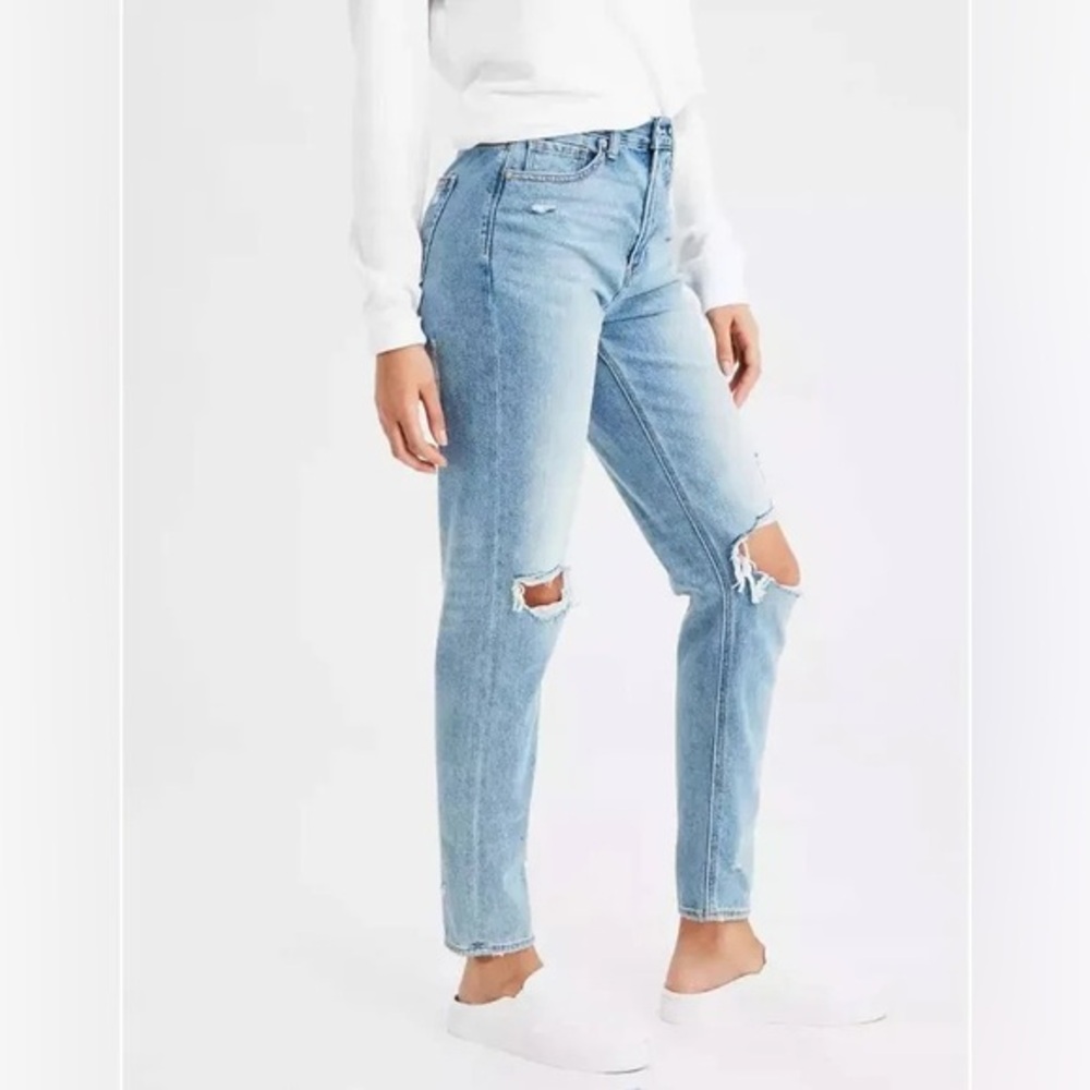 American Eagle Distressed mom Jeans 16 short